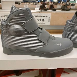 Meet your Posher, Titus